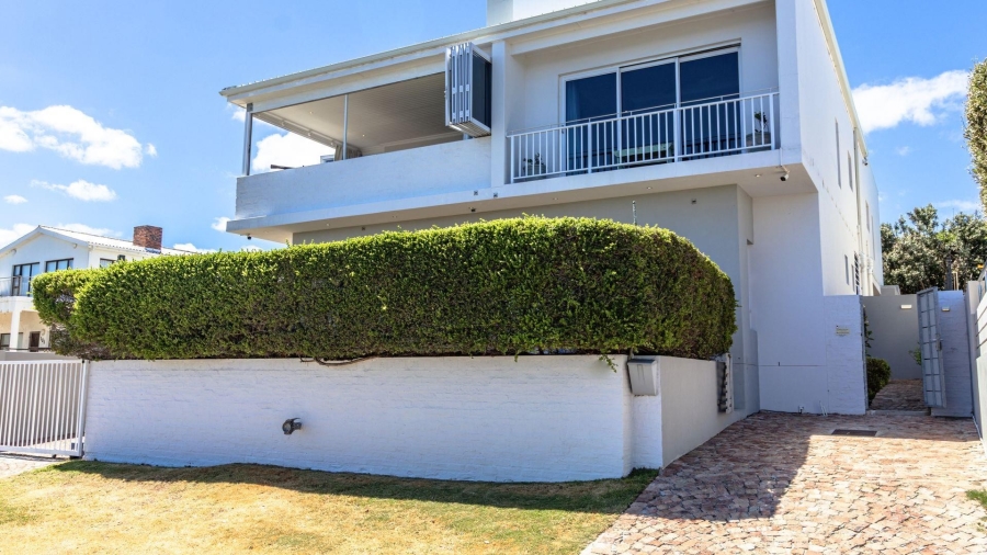 4 Bedroom Property for Sale in De Kelders Western Cape